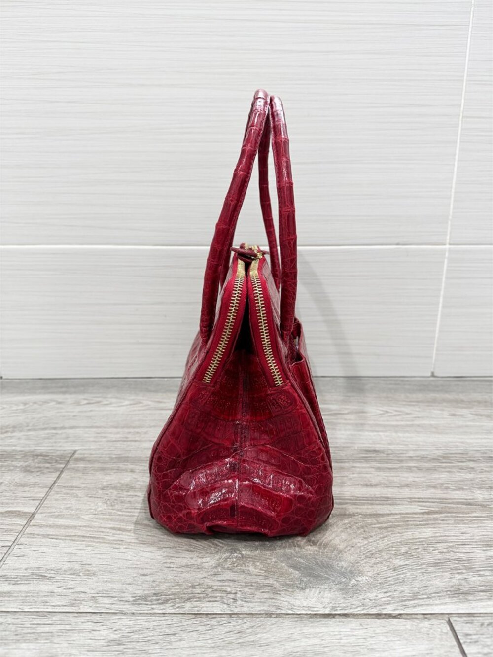 Like New Nancy Gonzalez Linda Medium Red Croc Satchel Top Handle Bag - Picture 3 of 15